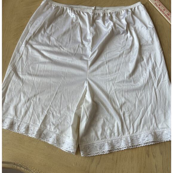 Vintage Vanity Fair White Nylon Bloomers Pettipants Size Large 12-778 Slip Short - Picture 7 of 8